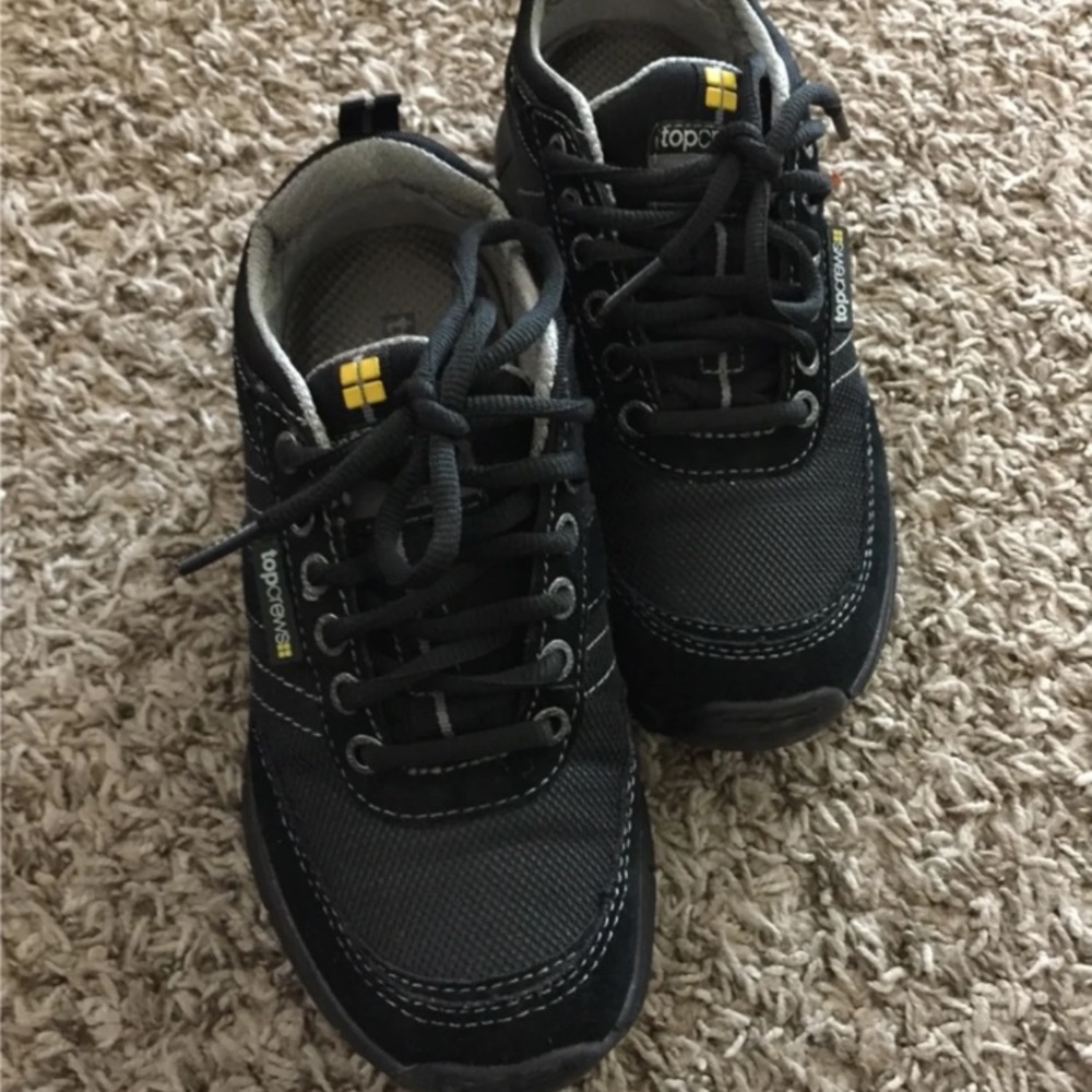 Slip resistant work shoes on sale.